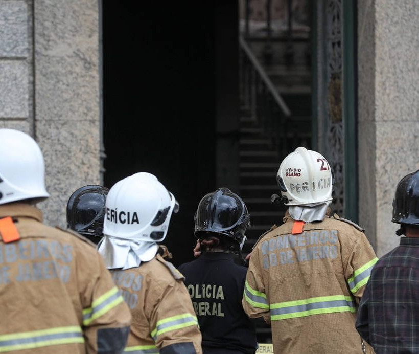 Βραζιλία: Ελπίδα μέσα στις στάχτες - Βρέθηκε στα αποκαΐδια του Μουσείου το κρανίο της Λουζία; (vid)