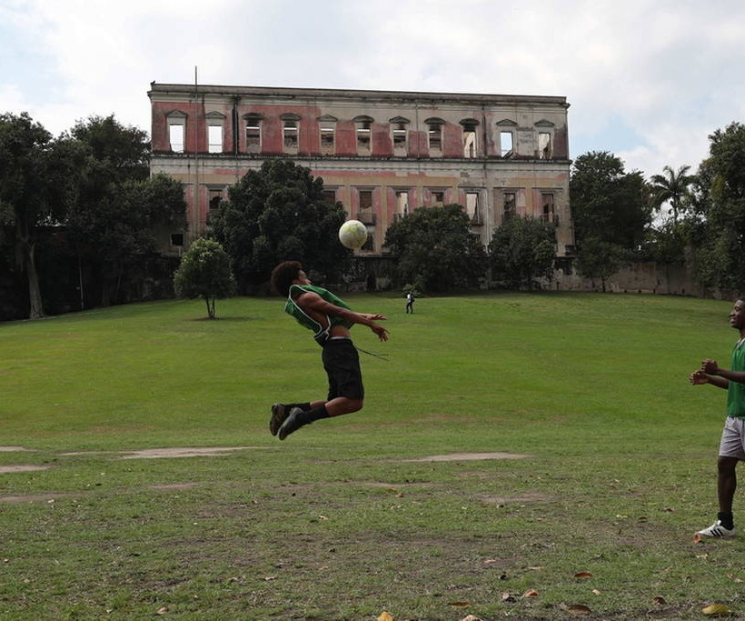 Βραζιλία: Ελπίδα μέσα στις στάχτες - Βρέθηκε στα αποκαΐδια του Μουσείου το κρανίο της Λουζία; (vid)