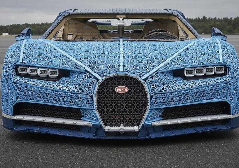 Αυτή η (κανονική σε μέγεθος) Bugatti Chiron είναι από... LEGO!