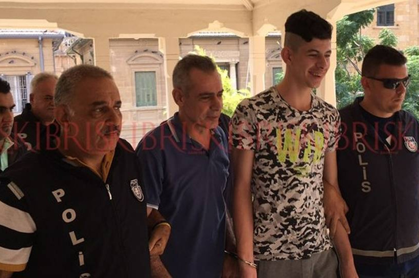 Φρίκη στα Κατεχόμενα: Σύζυγος και γιος στραγγάλισαν και έλιωσαν το κρανίο 45χρονης (pics)