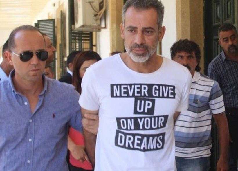 Φρίκη στα Κατεχόμενα: Σύζυγος και γιος στραγγάλισαν και έλιωσαν το κρανίο 45χρονης (pics)