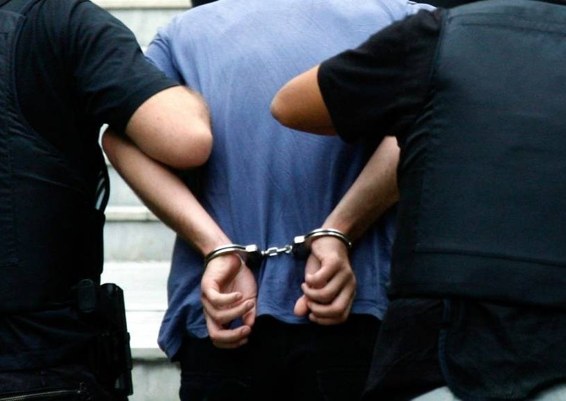 Συνελήφθη 32χρονος για τέσσερις εμπρησμούς στην Αθήνα