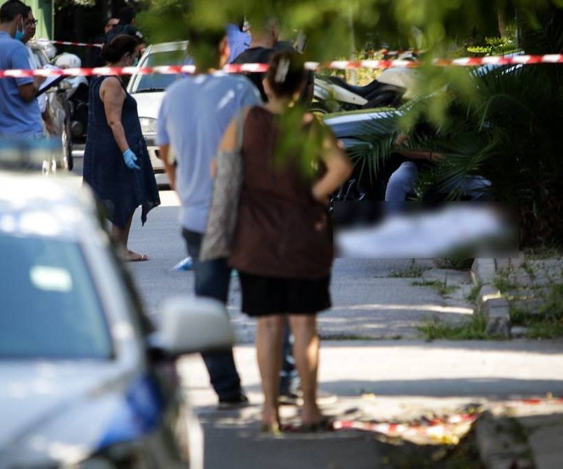 Μαφιόζικη εκτέλεση στο Ψυχικό: Ψάχνουν το δολοφόνο του φαρμακοποιού (ΠΡΟΣΟΧΗ ΣΚΛΗΡΕΣ ΕΙΚΟΝΕΣ)