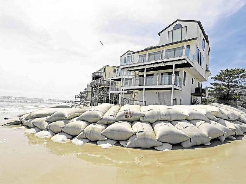 ΗΠΑ: Τέσσερις νεκροί από το σαρωτικό πέρασμα του τυφώνα Φλόρενς (vid)