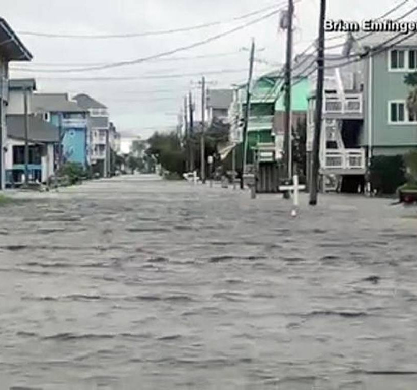 ΗΠΑ: Τέσσερις νεκροί από το σαρωτικό πέρασμα του τυφώνα Φλόρενς (vid)