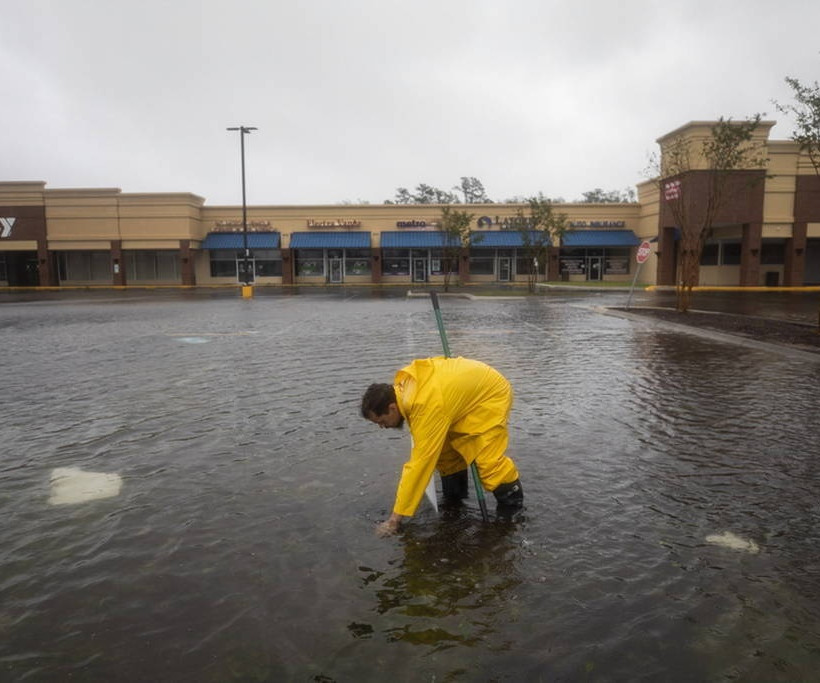 ΗΠΑ: Τέσσερις νεκροί από το σαρωτικό πέρασμα του τυφώνα Φλόρενς (vid)