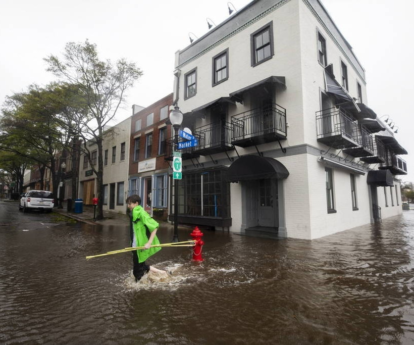 ΗΠΑ: Τέσσερις νεκροί από το σαρωτικό πέρασμα του τυφώνα Φλόρενς (vid)