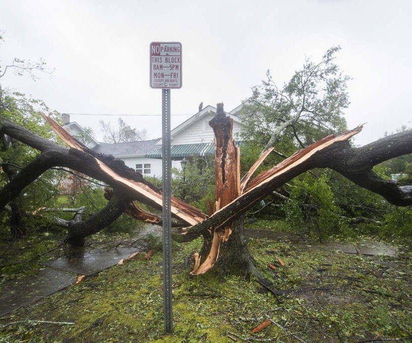 ΗΠΑ: Τέσσερις νεκροί από το σαρωτικό πέρασμα του τυφώνα Φλόρενς (vid)