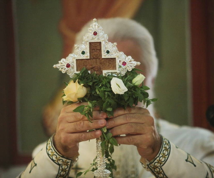 Αρχιεπίσκοπος Ιερώνυμος: Ο σταυρός μας ξεκουράζει, μας ανακουφίζει, δίνει νόημα στη ζωή μας (pics)