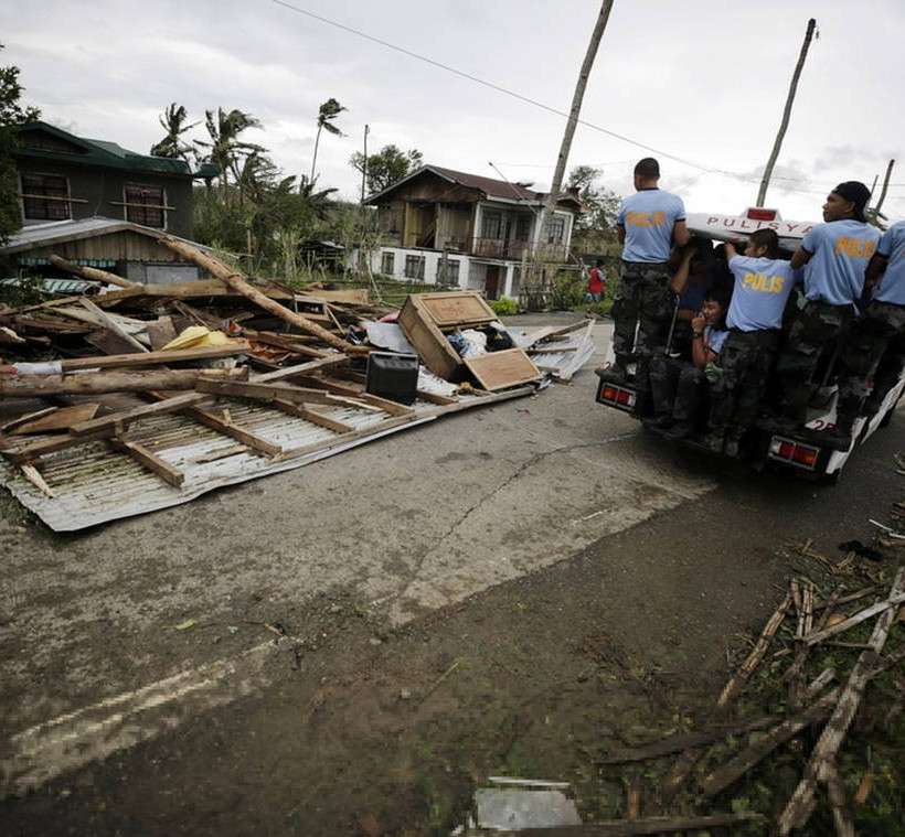 Ο υπερτυφώνας Μανγκούτ σαρώνει Φιλιππίνες και Ταϊβάν - Τουλάχιστον τρεις οι νεκροί (pics&vid)