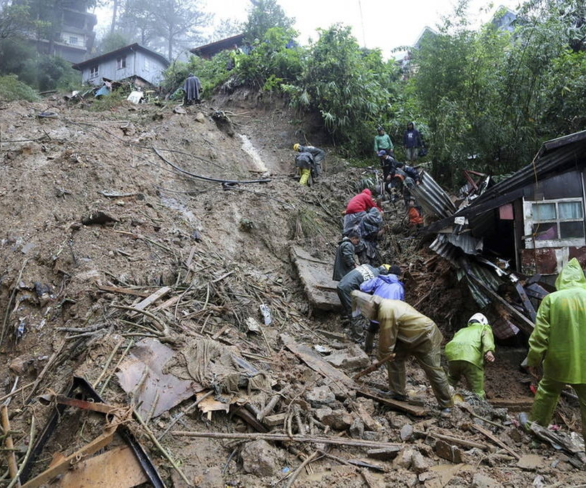 Φιλιππίνες: Αυξάνεται δραματικά ο αριθμός των νεκρών από τον υπερ-τυφώνα Μανγκούτ (pics+vids)