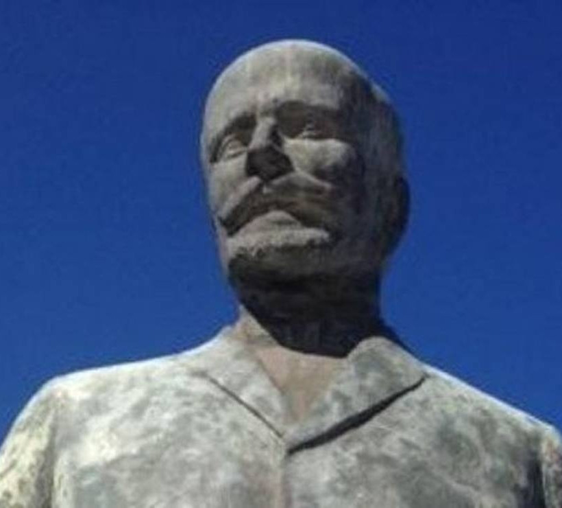 Θρίλερ στο Ηράκλειο: Νεαρός απειλούσε να αυτοκτονήσει στο κέντρο της πόλης