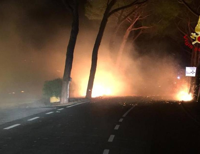 Φωτιά: Πύρινη κόλαση στην Τοσκάνη – Τεράστια επιχείρηση εκκένωσης (Pics)