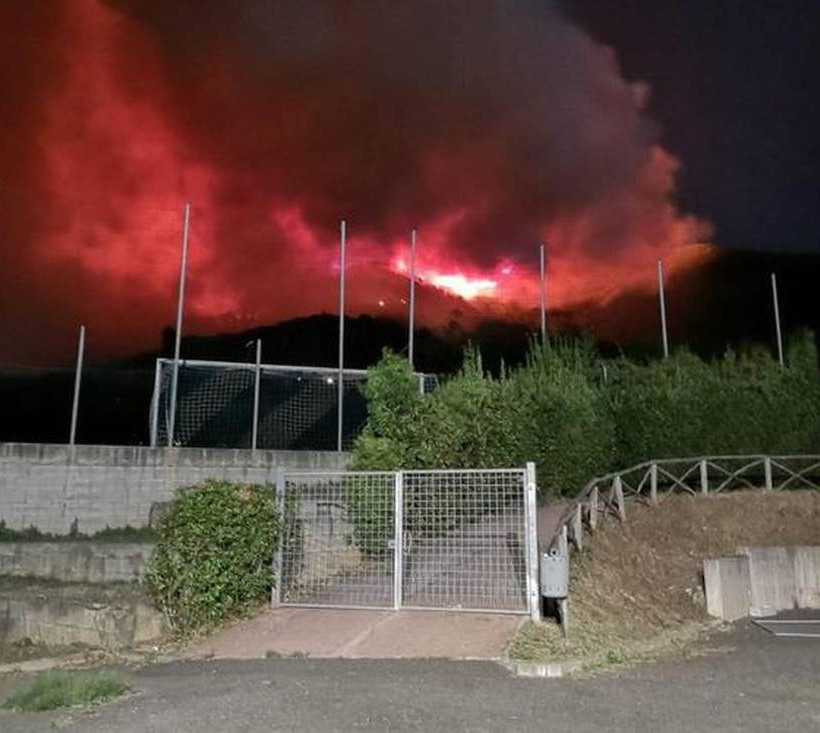 Φωτιά: Πύρινη κόλαση στην Τοσκάνη – Τεράστια επιχείρηση εκκένωσης (Pics)
