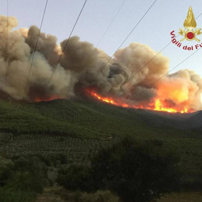 Φωτιά: Πύρινη κόλαση στην Τοσκάνη – Τεράστια επιχείρηση εκκένωσης (Pics)