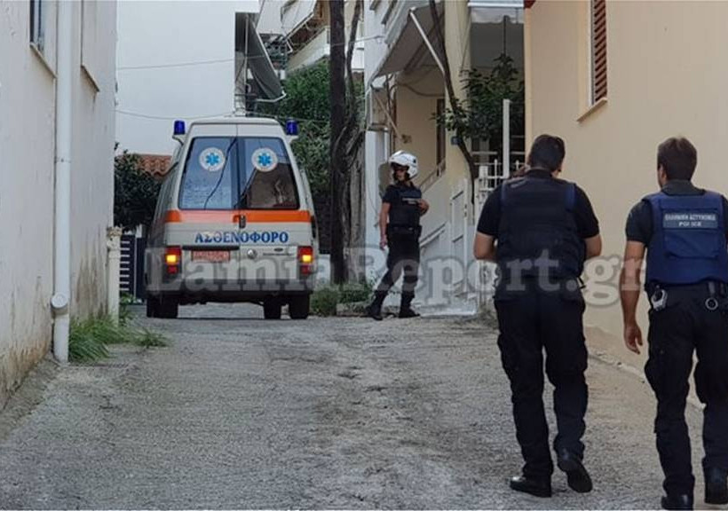 Λαμία: Μάχη για τη ζωή της δίνει η 25χρονη που μαχαιρώθηκε από τον αδελφό της φίλης της