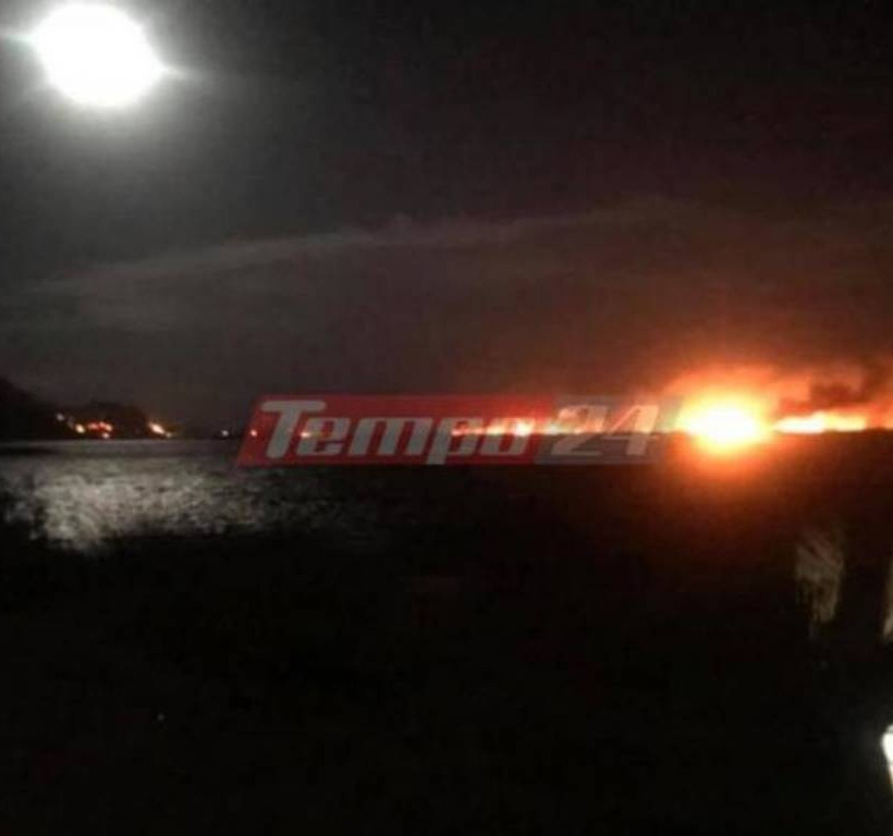 «Κόλαση» φωτιάς στην Αχαΐα - Η πυρκαγιά απειλεί τον αρχαιολογικό χώρο του Τείχους των Δυμαίων