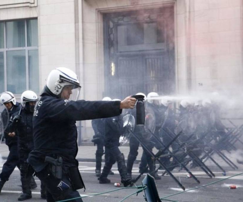 Βρυξέλλες: Σοβαρά επεισόδια σε μεγάλη διαδήλωση δημοσίων υπαλλήλων (pics)