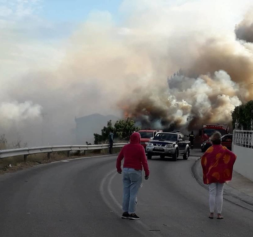 Φωτιά ΤΩΡΑ: Καλύτερη η εικόνα στα πύρινα μέτωπα Κεφαλονιάς και Αχαΐας