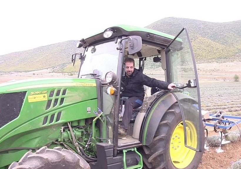 Ο καλύτερος νέος Ελληνας αγρότης για το 2018 μοιράζεται τα «μυστικά» της επιτυχίας του