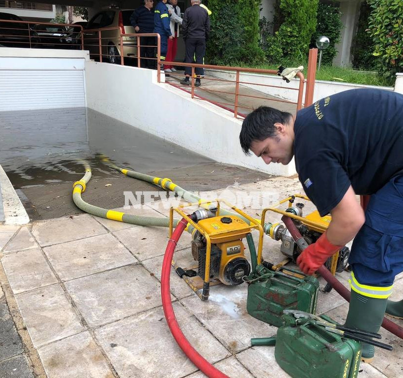 Κυκλώνας «Ζορμπάς»: Πού εντοπίζονται προβλήματα στην κίνηση των οχημάτων