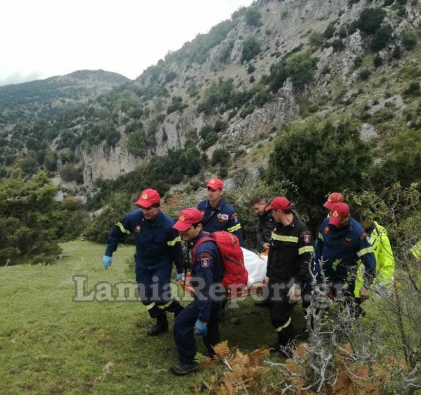 Φθιώτιδα: Δείτε εικόνες από την επιχείρηση ανάσυρσης του άτυχου βοσκού στην Όρθρυ