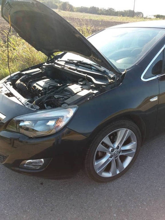 Κοζάνη: Έλυσε τη μηχανή του αυτοκινήτου και έπαθε το ΣΟΚ της ζωής του με αυτό που είδε μέσα! (vid)