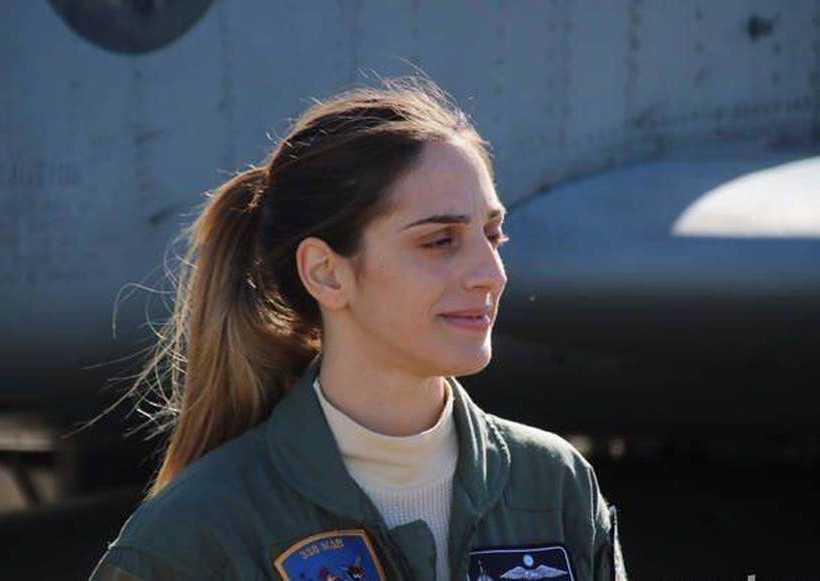 Αυτή είναι η Ελληνίδα πιλότος που έκανε τους Αμερικανούς να υποκλιθούν
