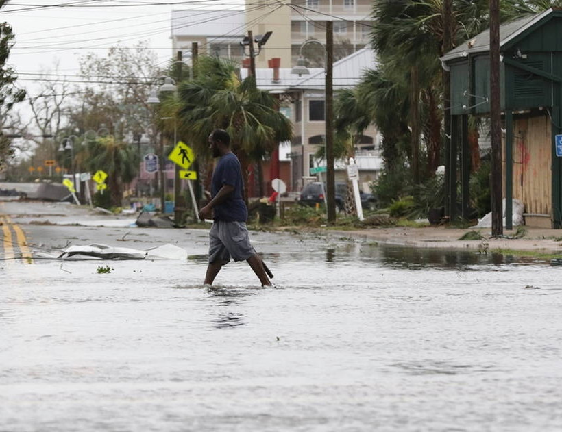 ΗΠΑ: Δύο νεκροί από το φονικό πέρασμα του κυκλώνα Μάικλ (pics+vids)