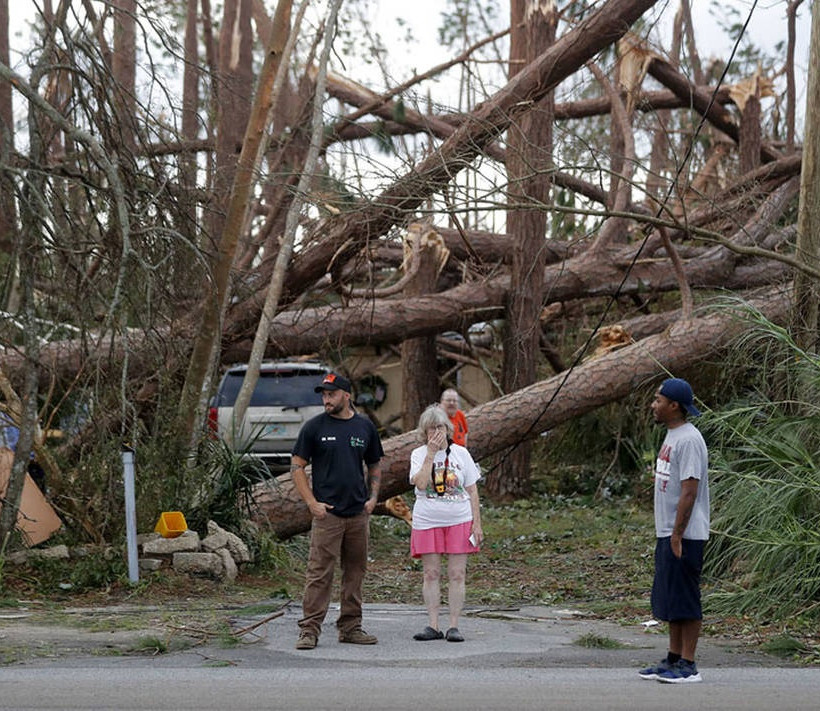 Φλόριντα: Εικόνες Αποκάλυψης και έξι νεκρούς άφησε πίσω του ο ιστορικός τυφώνας «Μάικλ» (vids+pics)