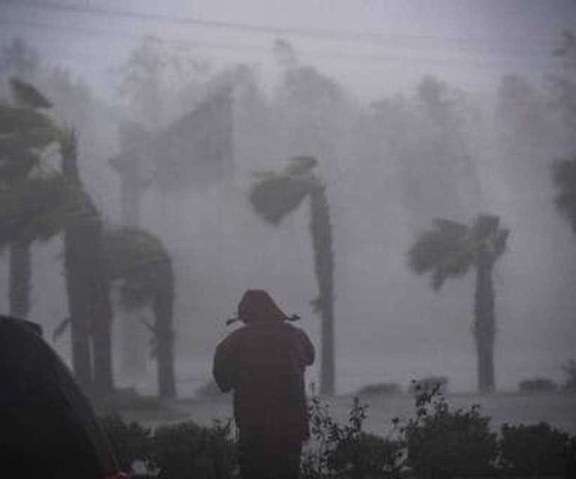 Φλόριντα: Εικόνες Αποκάλυψης και έξι νεκρούς άφησε πίσω του ο ιστορικός τυφώνας «Μάικλ» (vids+pics)