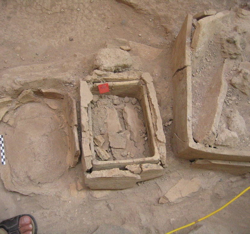 Σαντορίνη: Στο φως νέοι αρχαιολογικοί θησαυροί - Μαρμάρινα ειδώλια, αλαβάστρινα αγγεία και αμφορείς 