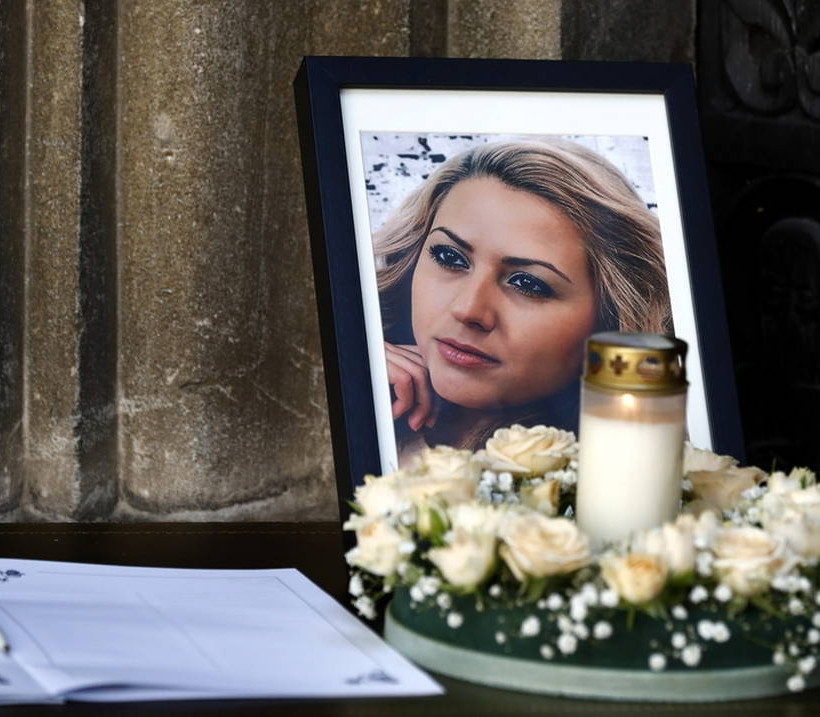 Θρήνος και οργή στην κηδεία της δημοσιογράφου που βίασαν και ξυλοκόπησαν μέχρι θανάτου (Pics+Vids)