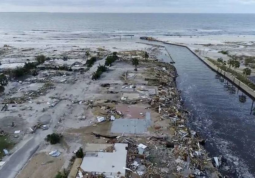 Φλόριντα: Εικόνες «βιβλικής καταστροφής» και 12 νεκροί από το φονικό τυφώνα «Μάικλ» (vids+pics)