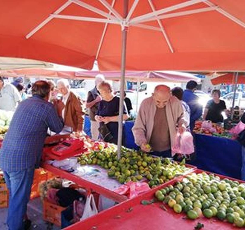 Η κρίση «χτυπά» και τις λαϊκές αγορές (vid)