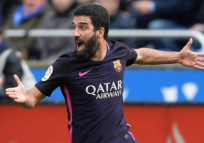 Πασίγνωστος ποδοσφαιριστής της Μπαρτσελόνα κινδυνεύει με φυλάκιση 12 ετών στην Τουρκία (Vid)