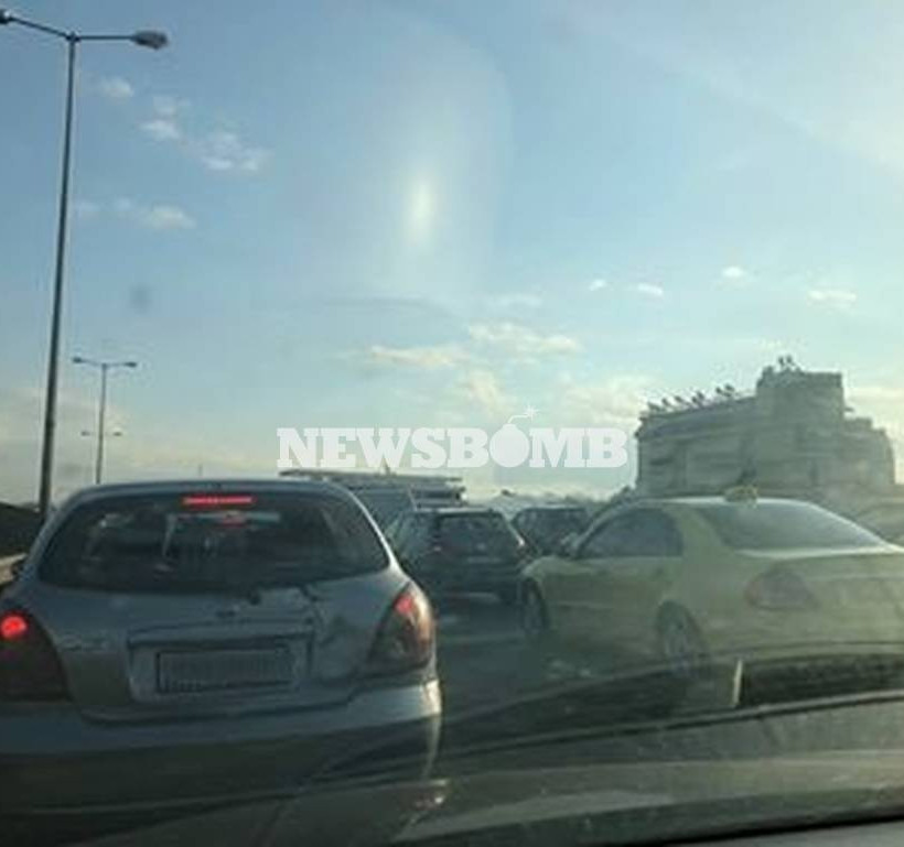 Κίνηση στους δρόμους: Πού παρατηρείται κυκλοφοριακό χάος - Ποια σημεία να αποφύγετε