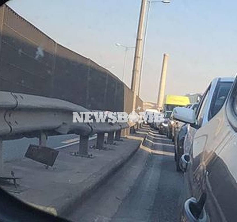 Κίνηση στους δρόμους: Πού παρατηρείται κυκλοφοριακό χάος - Ποια σημεία να αποφύγετε