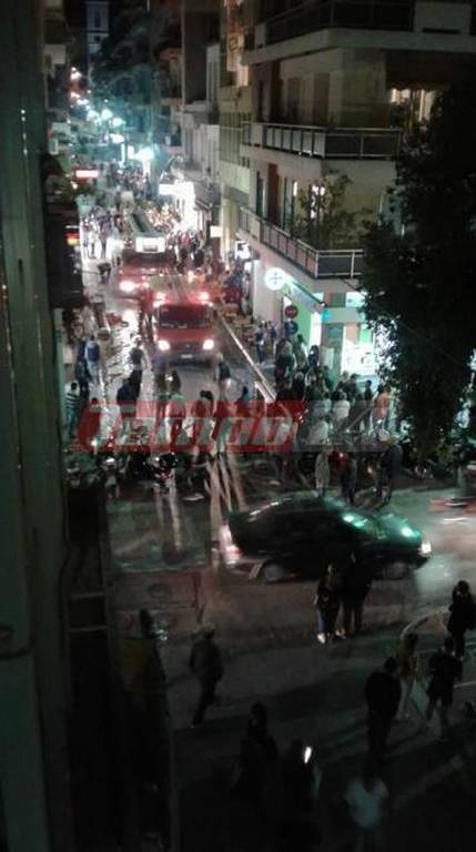 Πάτρα: Πανικός στο κέντρο της πόλης από φωτιά σε διαμέρισμα (pics&vid)