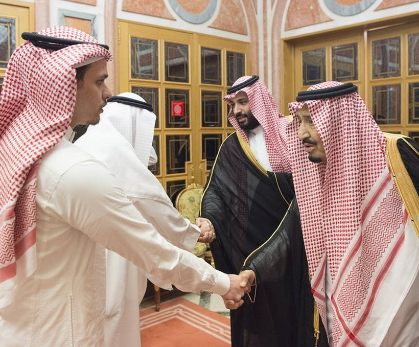 «Στάχτη στα μάτια;» Ο βασιλιάς της Σαουδικής Αραβίας συναντήθηκε με μέλη της οικογένειας του Κασόγκι
