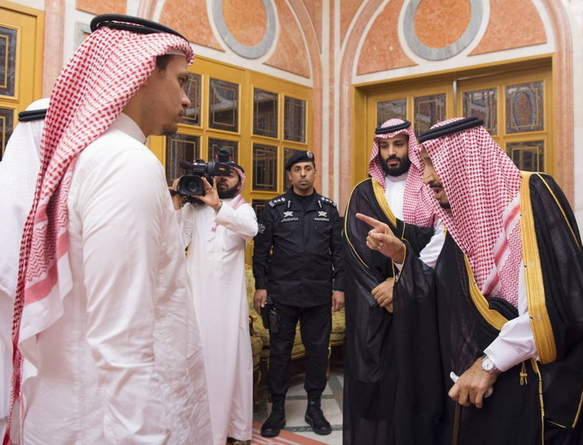 «Στάχτη στα μάτια;» Ο βασιλιάς της Σαουδικής Αραβίας συναντήθηκε με μέλη της οικογένειας του Κασόγκι