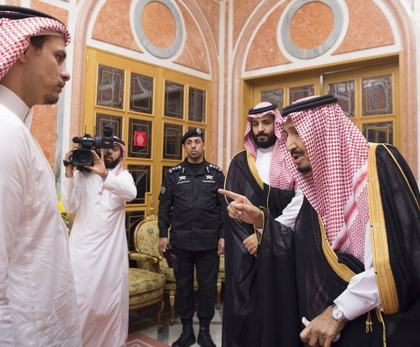 «Στάχτη στα μάτια;» Ο βασιλιάς της Σαουδικής Αραβίας συναντήθηκε με μέλη της οικογένειας του Κασόγκι