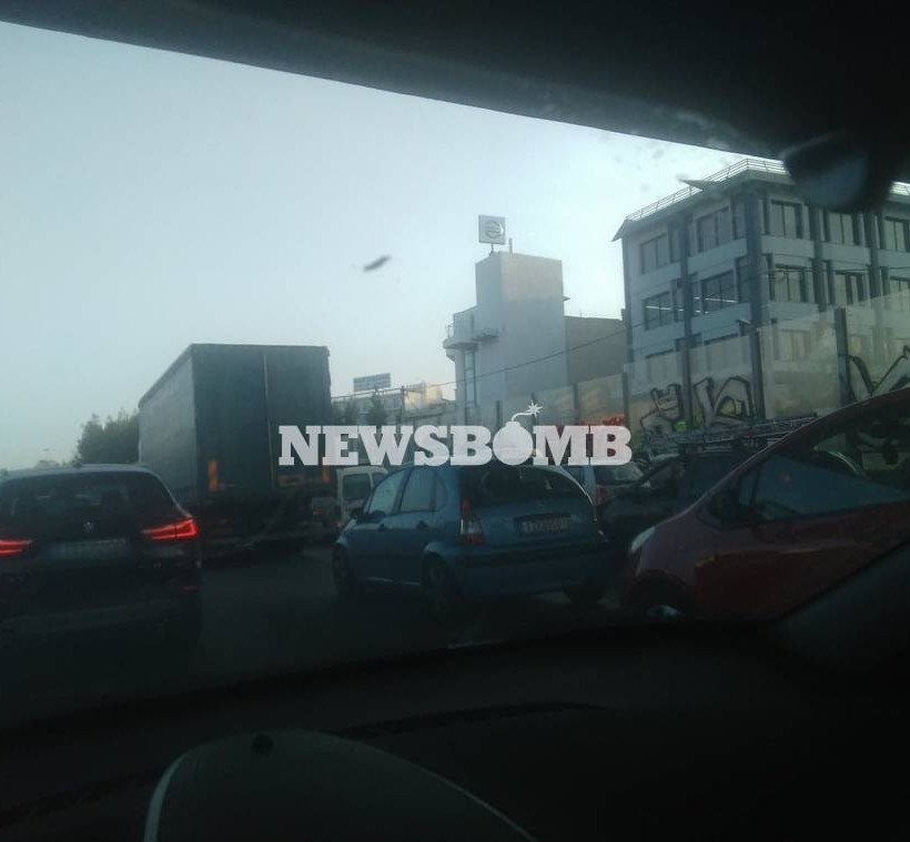 Κίνηση ΤΩΡΑ στους δρόμους: Πού παρατηρούνται προβλήματα