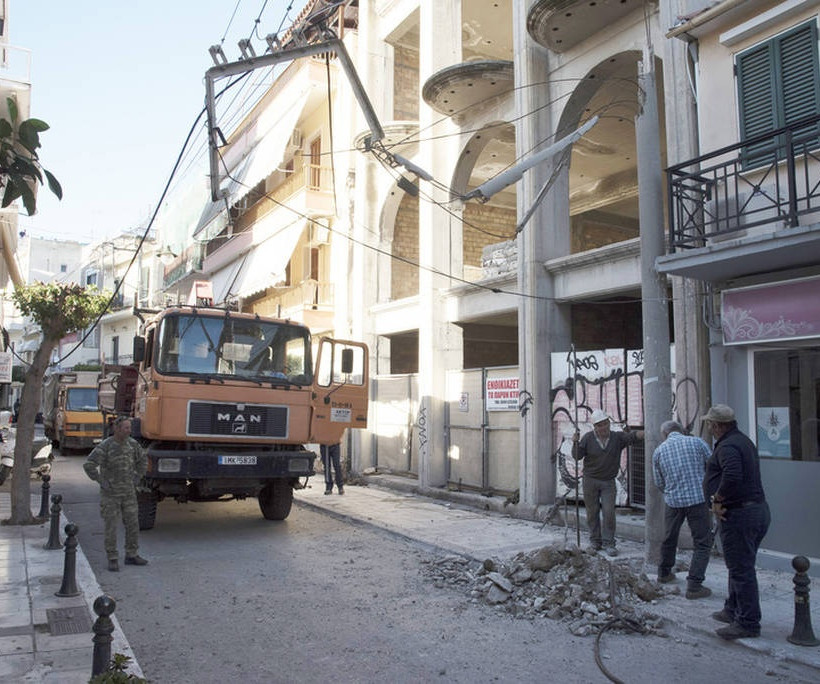 Σεισμός Ζάκυνθος: Συνεχίζονται οι μετασεισμοί - Δύτες ελέγχουν το λιμάνι για ζημιές (pics+vid)