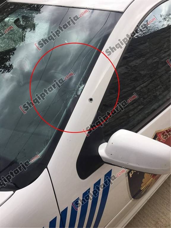 Αργυρόκαστρο: Ομογενής ύψωσε την ελληνική σημαία, την κατέβασαν και άνοιξε πυρ