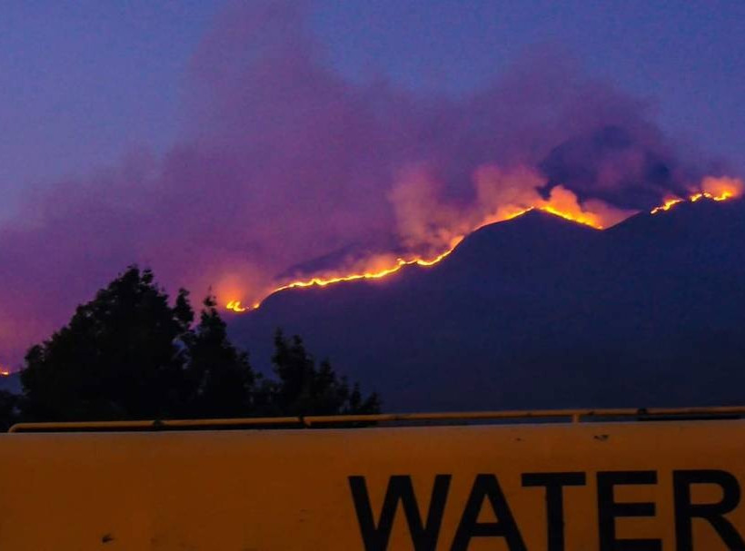 Τραγωδία στη Νότια Αφρική: Ένα μωρό και μια έγκυος ανάμεσα στους νεκρούς της τεράστιας πυρκαγιάς 
