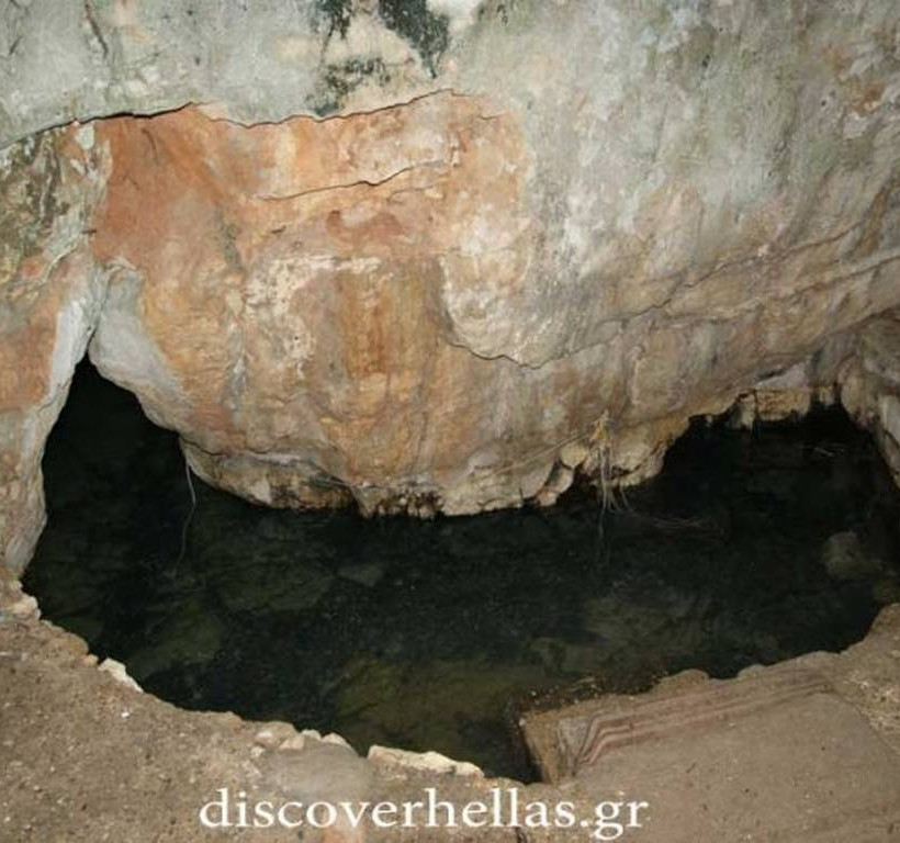 Ο σεισμός στη Ζάκυνθο ξύπνησε την «Τρύπα του Καλόγερου»