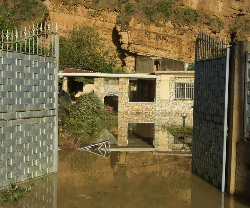 Φονικές πλημμύρες στη Σικελία: Δώδεκα νεκροί από τη θεομηνία (pics+vids)