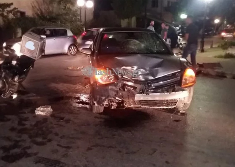 Σοβαρό τροχαίο στα Χανιά: Οδηγός ντελίβερι συγκρούστηκε με αυτοκίνητο (pics)