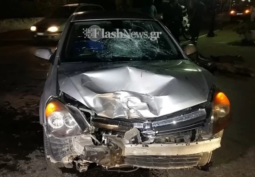 Σοβαρό τροχαίο στα Χανιά: Οδηγός ντελίβερι συγκρούστηκε με αυτοκίνητο (pics)